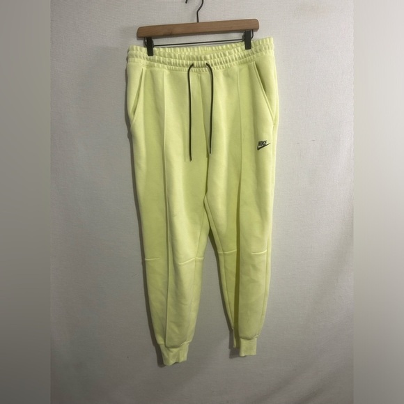 Men’s neon Nike sweatpants - Picture 2 of 6